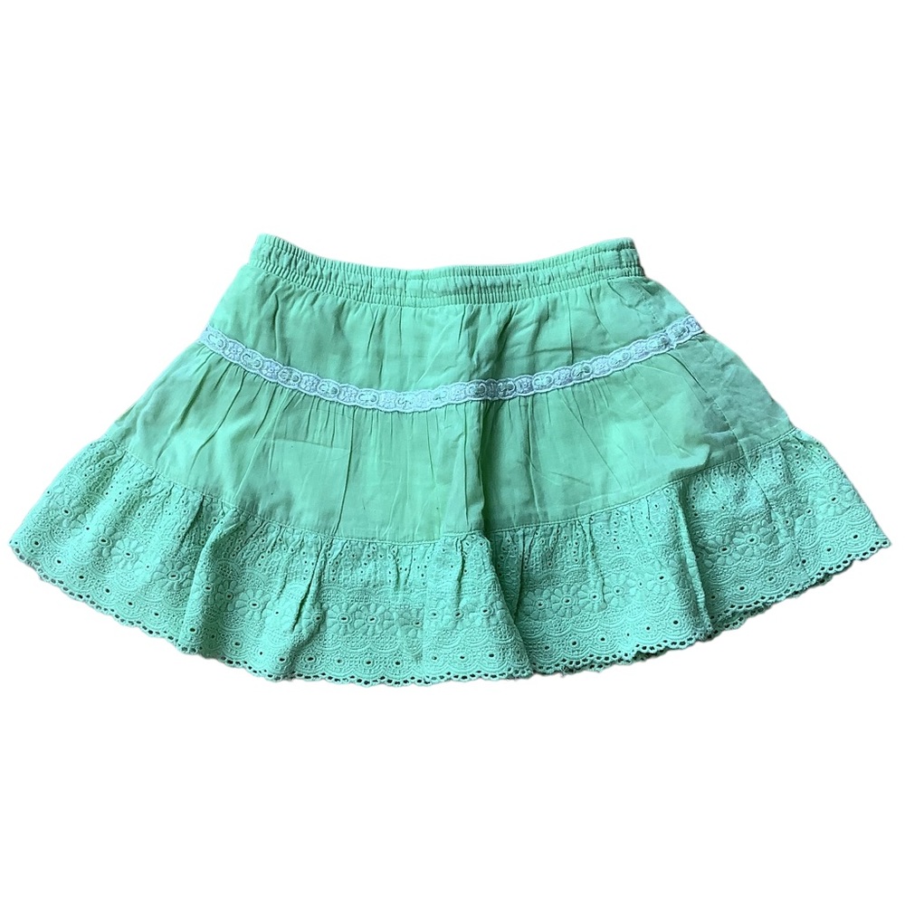 Limited too green skort. Size 6;